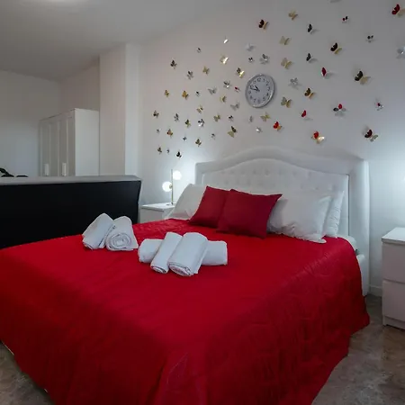 Alexa's - Elegance E Comfort For Apartment