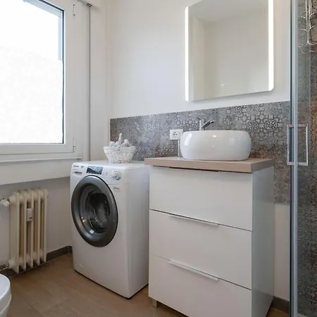 Alexa's - Elegance E Comfort For *